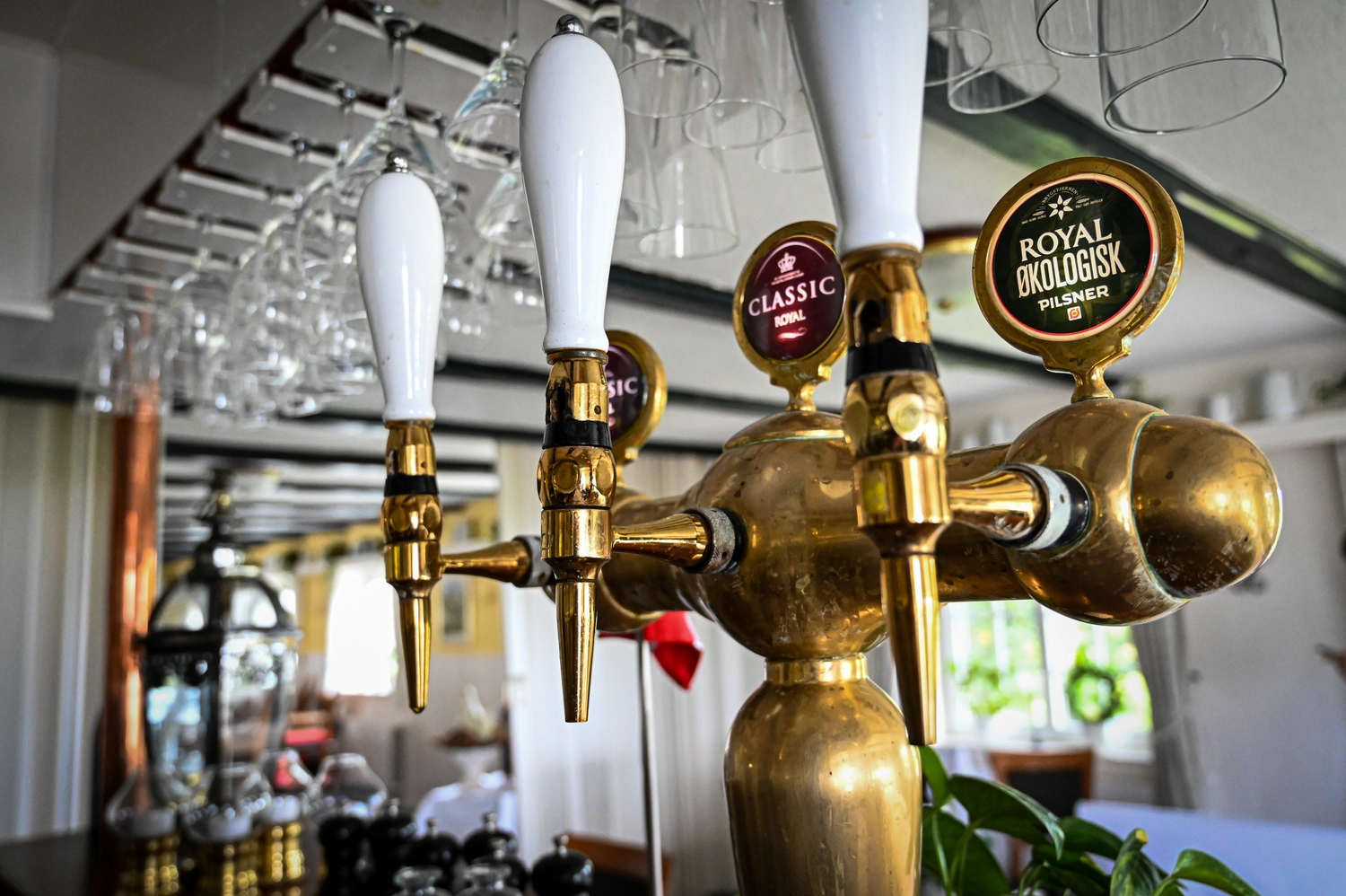 Et billede af fjordkroens bar